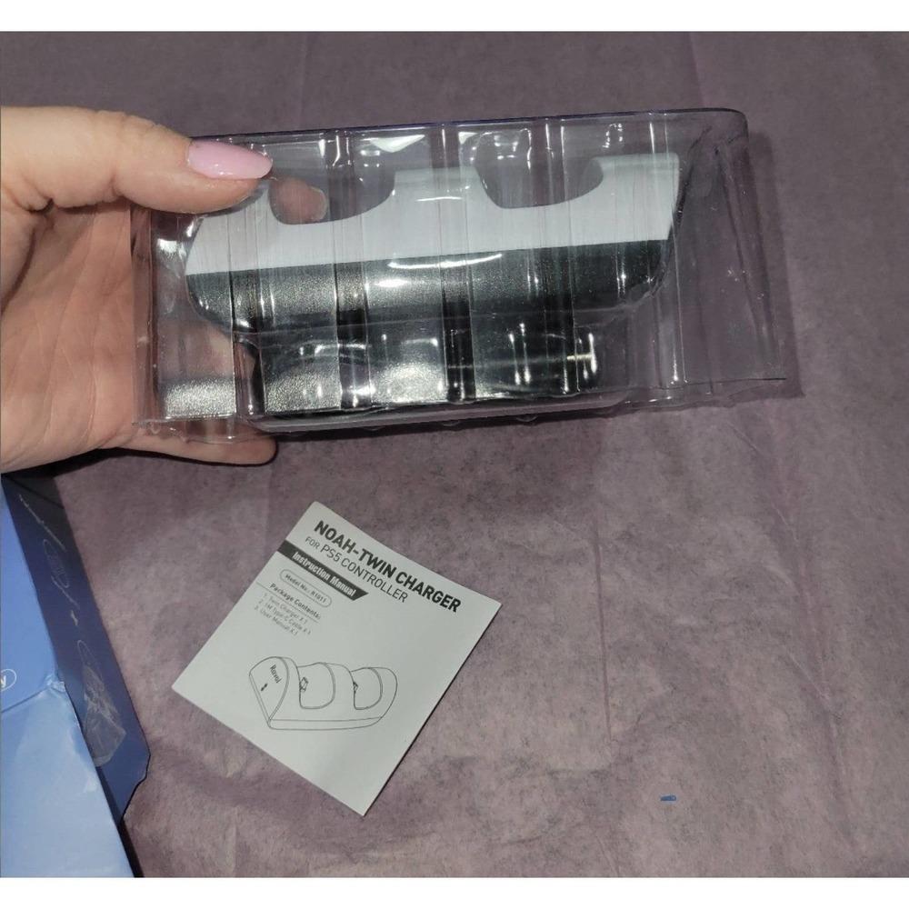 Ps5 controller charger - Picture 3 of 4